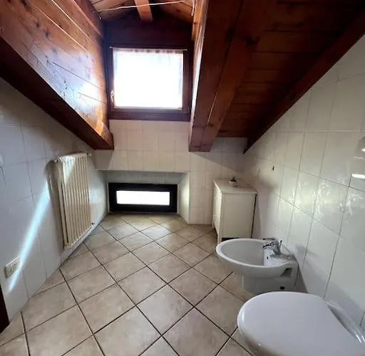 Attico Accogliente E Moderno Apartamento *