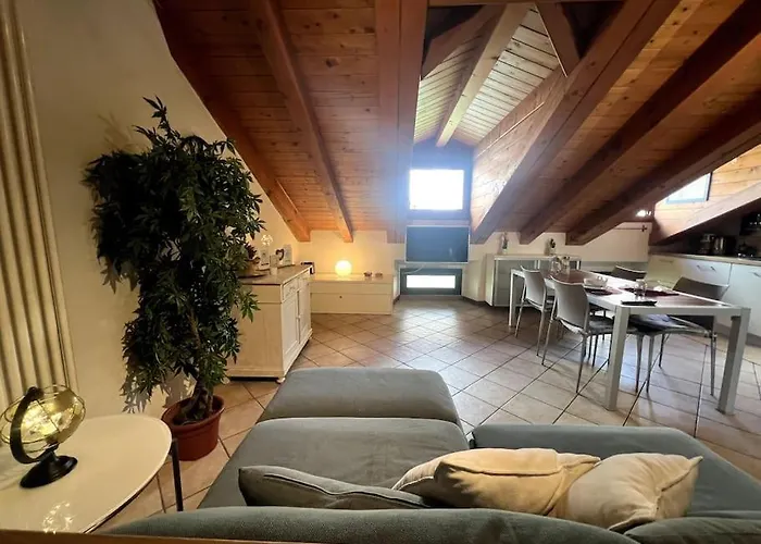 Apartman Attico Accogliente E Moderno Como